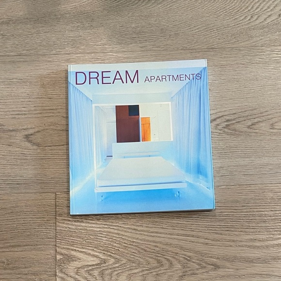 Dream Apartments book by Aurora Cuito. In excellent condition (like new). - Picture 1 of 2